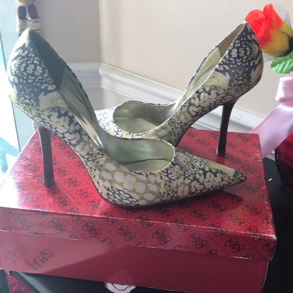 Ladies heels - Picture 2 of 2